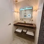 Private Garden Jacuzzi & Relax In Calahonda Appartement