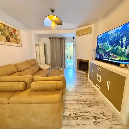 Private Garden Jacuzzi & Relax In Calahonda