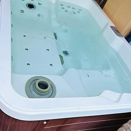 Private Garden Jacuzzi & Relax In Calahonda Apartment *