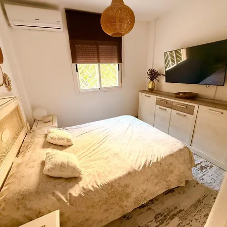 Private Garden Jacuzzi & Relax In Calahonda דירה