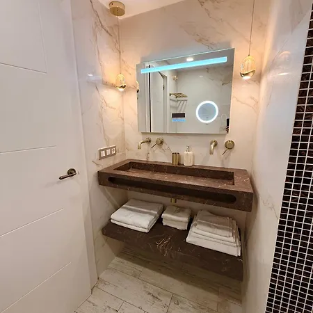 Private Garden Jacuzzi & Relax In Calahonda Apartment