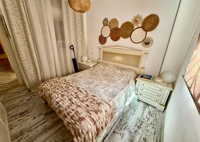 Residencial Bajo Con Jardin Y Jacuzzi Privado Calahonda Royale شقة