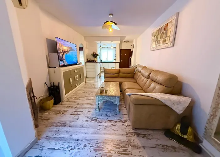 Residencial Bajo Con Jardin Y Jacuzzi Privado Calahonda Royale شقة *