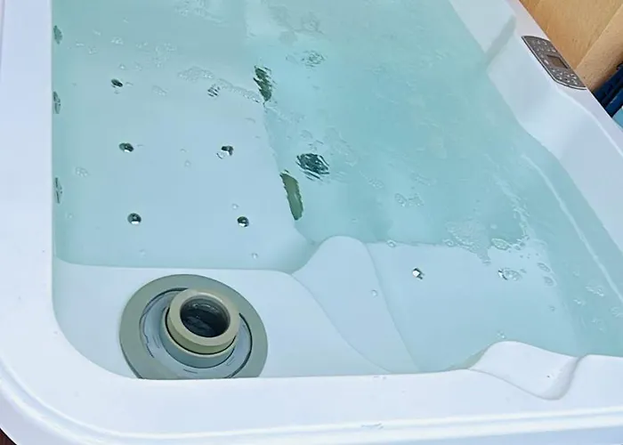 Residencial Bajo Con Jardin Y Jacuzzi Privado Calahonda Royale شقة *