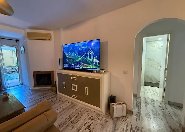 شقة Residencial Bajo Con Jardin Y Jacuzzi Privado Calahonda Royale