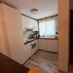 Luxurious, Exclusive 2 Bedrooms Apt With Private Garden And Jacuzzi Spa